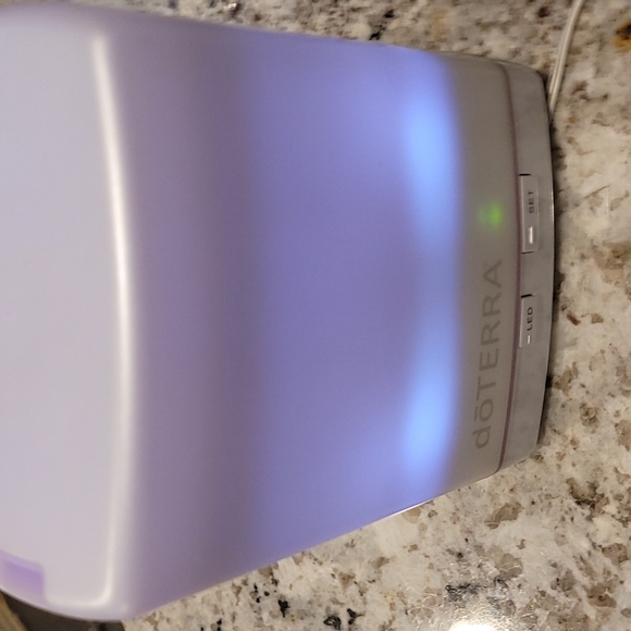 Doterra Accents Doterra Aroma Lite Diffuser White And Light Purple